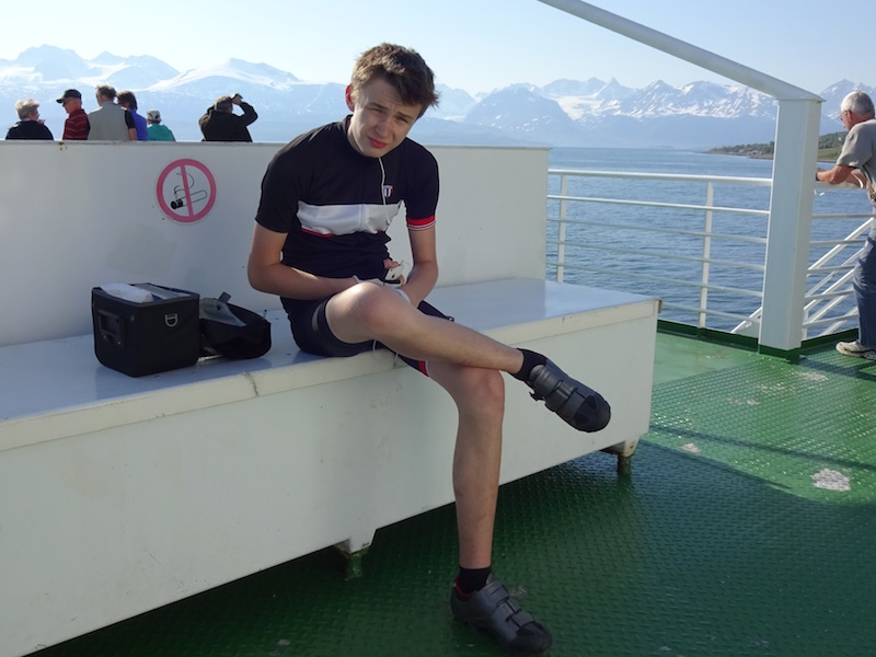 Fähre über den Kåfjord