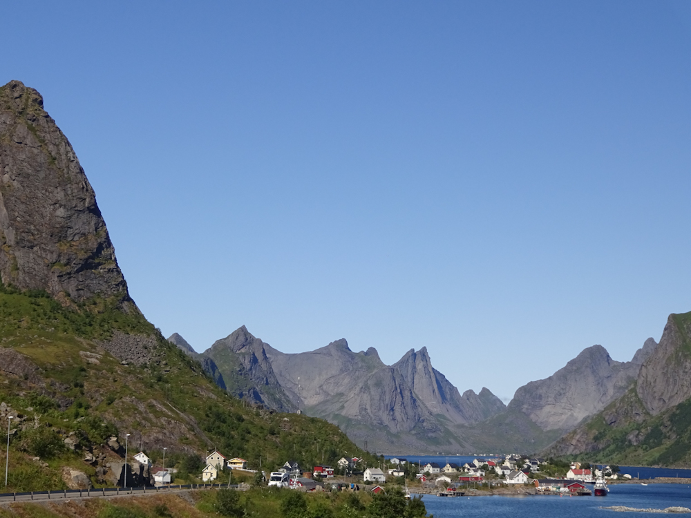 Reine – Strasse nach Moskenes.